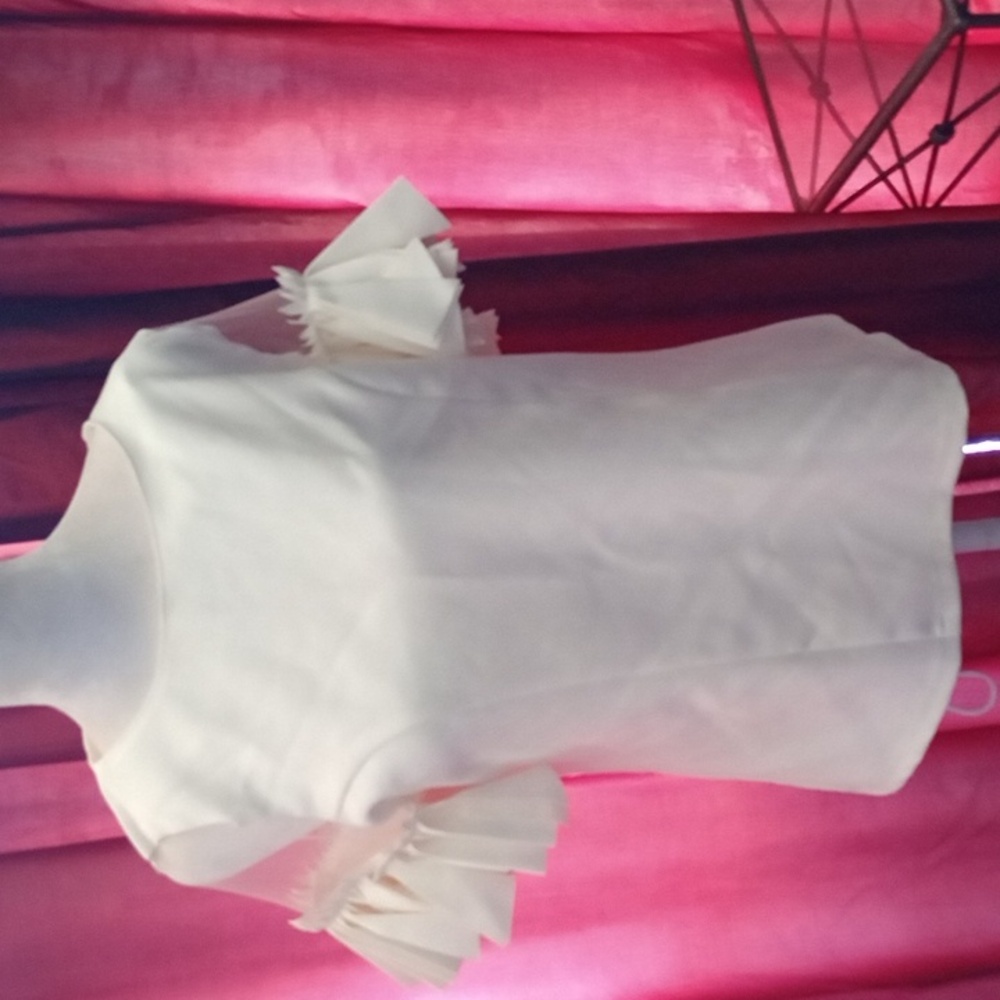 Forever 21 white ruffle sleeve blouse size medium